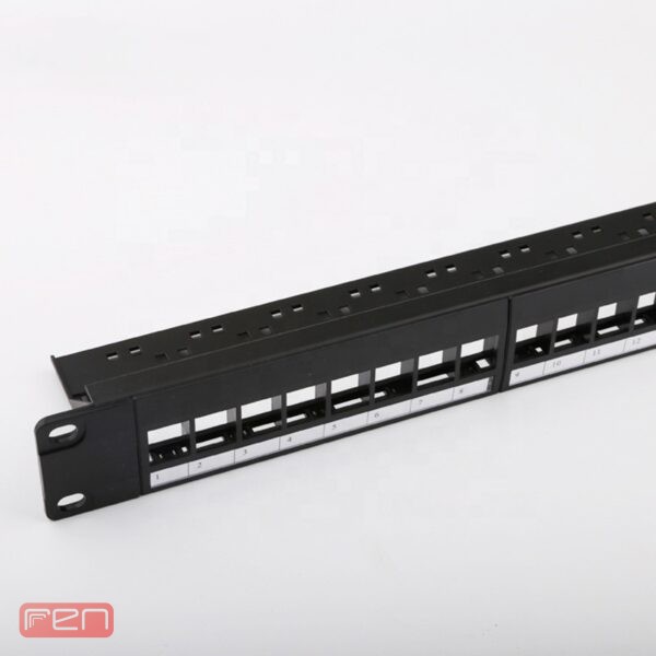 فریم پچ پنل ۲۴ پورت UTP مناسب کیستون‌های استاندارد RJ45